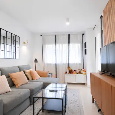 Sale of middle floor apartment in Fuengirola