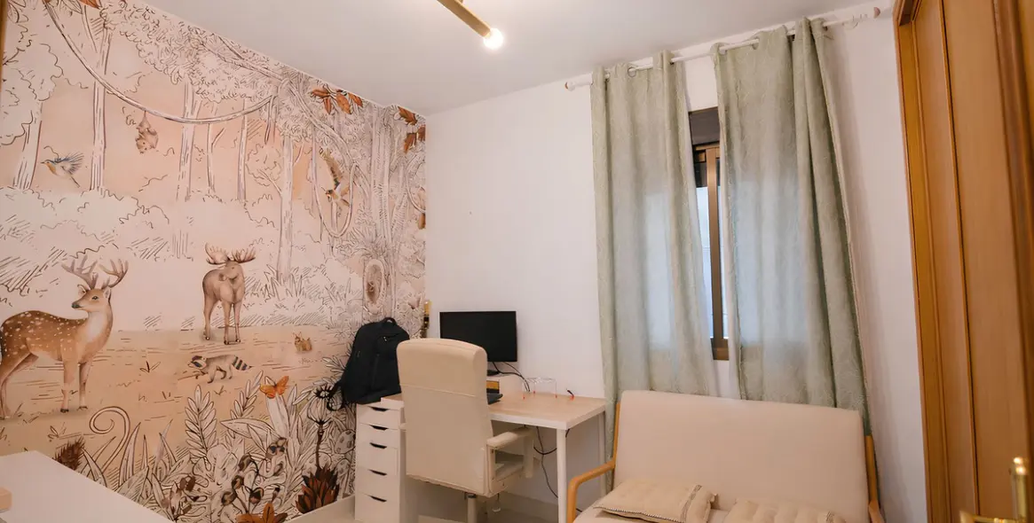 Sale of middle floor apartment in Fuengirola 19