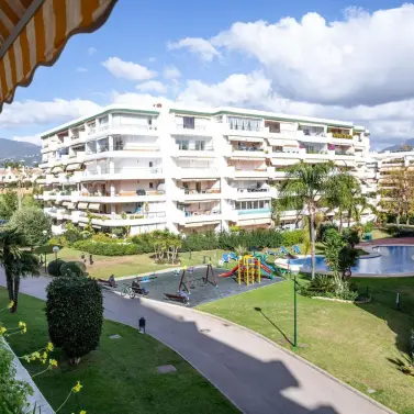 Sale of middle floor apartment in Guadalmina Alta