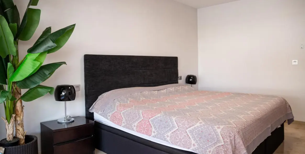 Sale of middle floor apartment in Guadalmina Alta 13