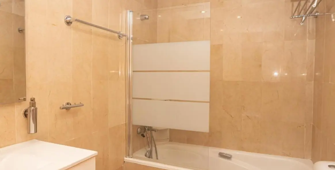 Sale of middle floor apartment in Guadalmina Alta 15