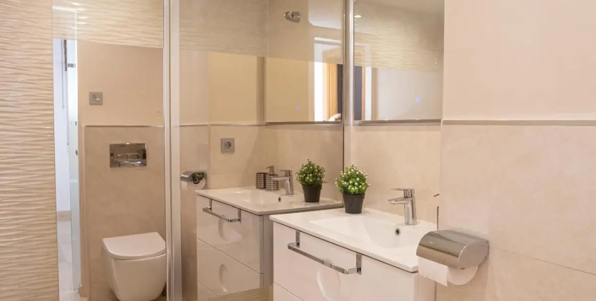 Sale of middle floor apartment in Guadalmina Alta 16