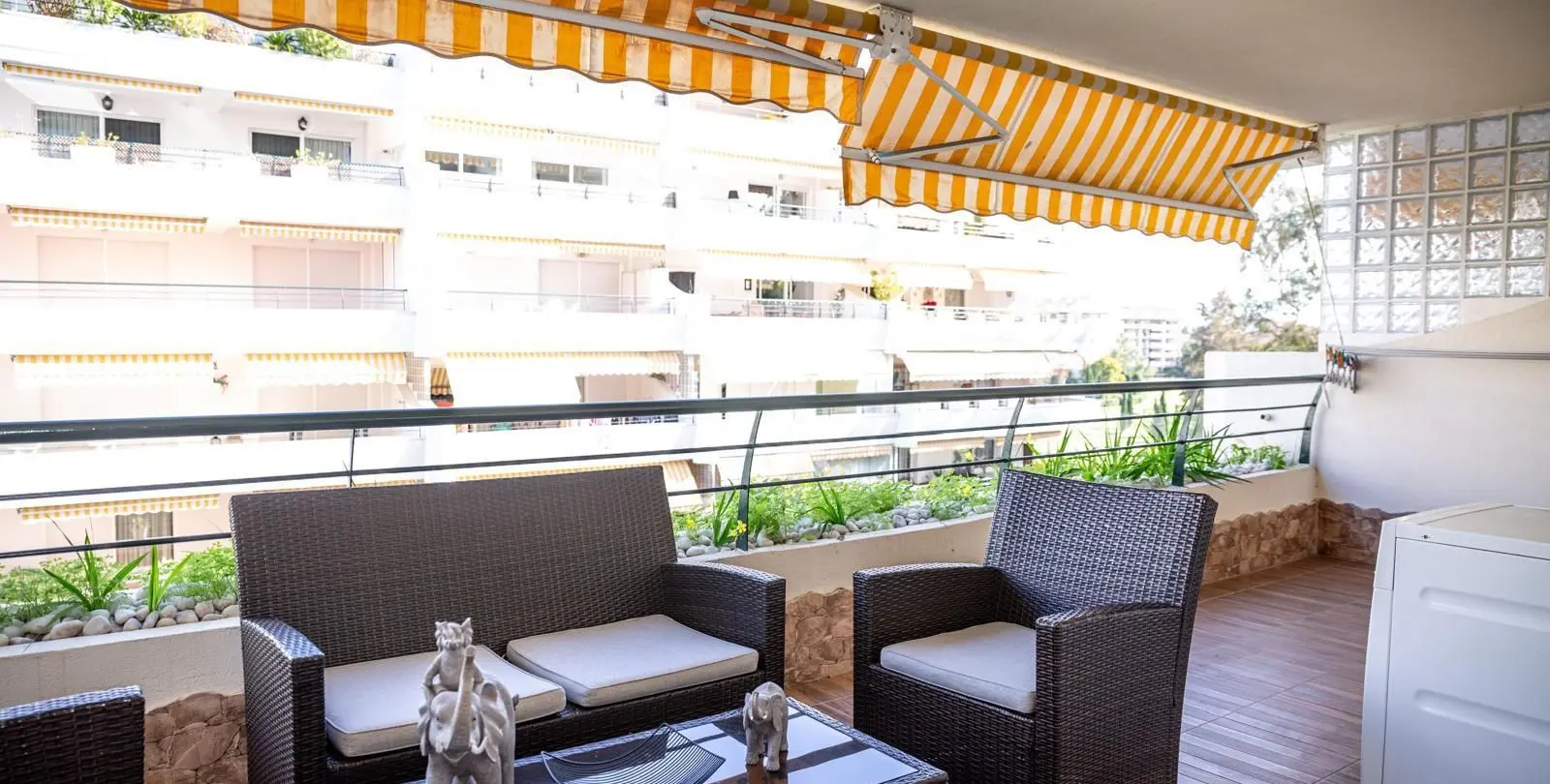 Sale of middle floor apartment in Guadalmina Alta 17