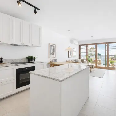 Sale of townhouse in Estepona