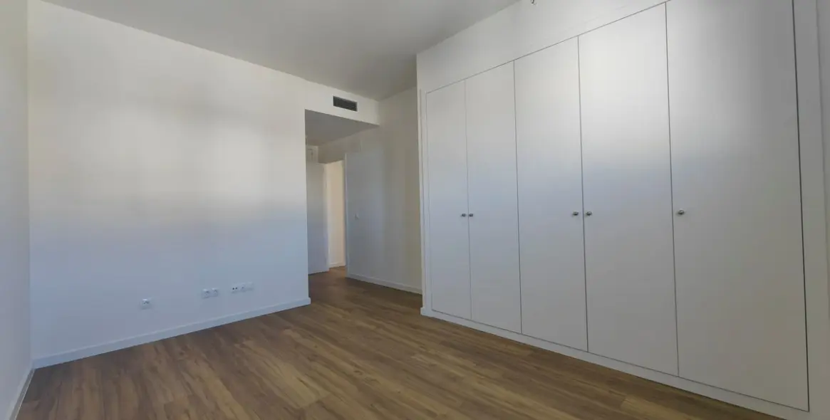 Sale of penthouse in Estepona 4