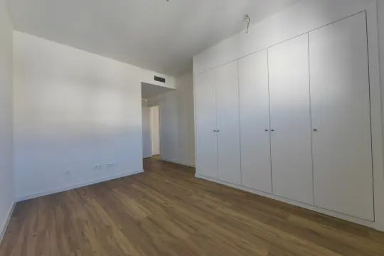 Image 4 thumb