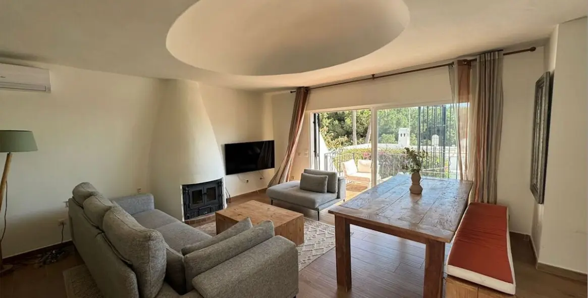 Продажа дома на две семьи в Cabopino 3