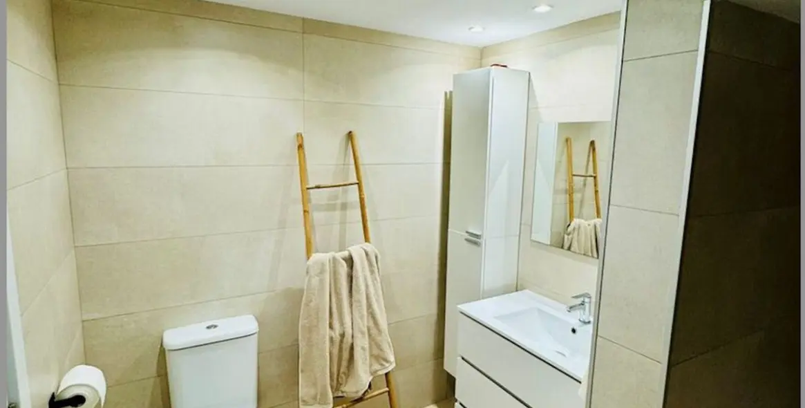 Продажа дома на две семьи в Cabopino 4