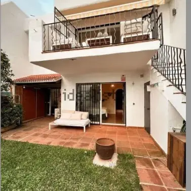 Продажа дома на две семьи в Cabopino