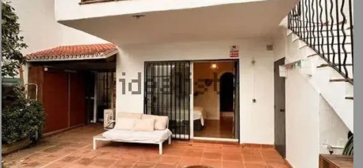 Продажа дома на две семьи в Cabopino 4