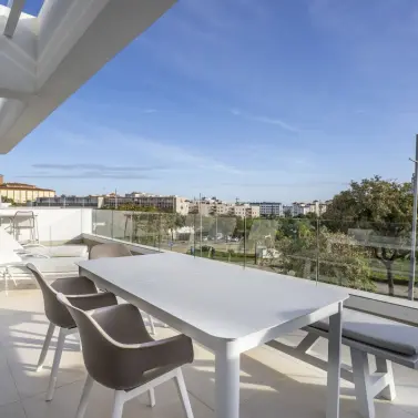 Продажа апартаментов на среднем этаже в Estepona