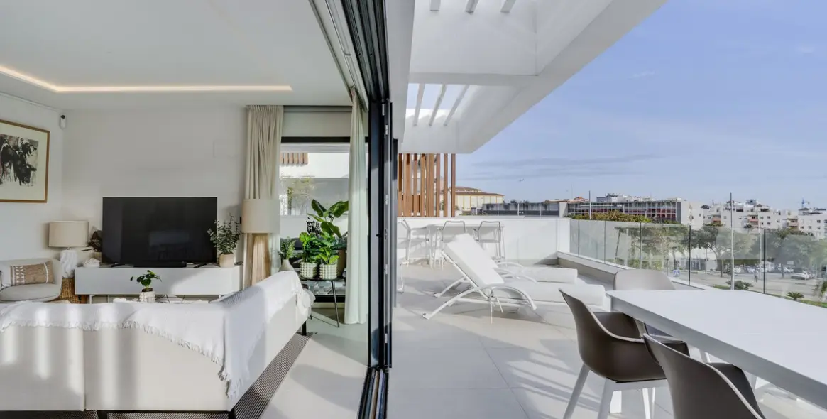 Продажа апартаментов на среднем этаже в Estepona 5