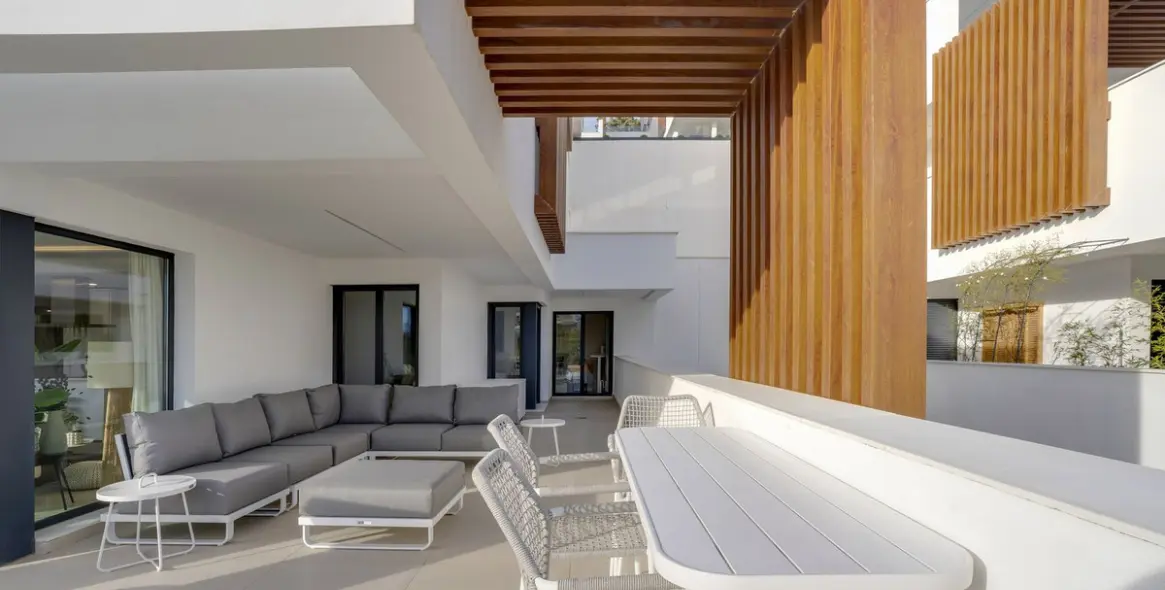 Продажа апартаментов на среднем этаже в Estepona 7