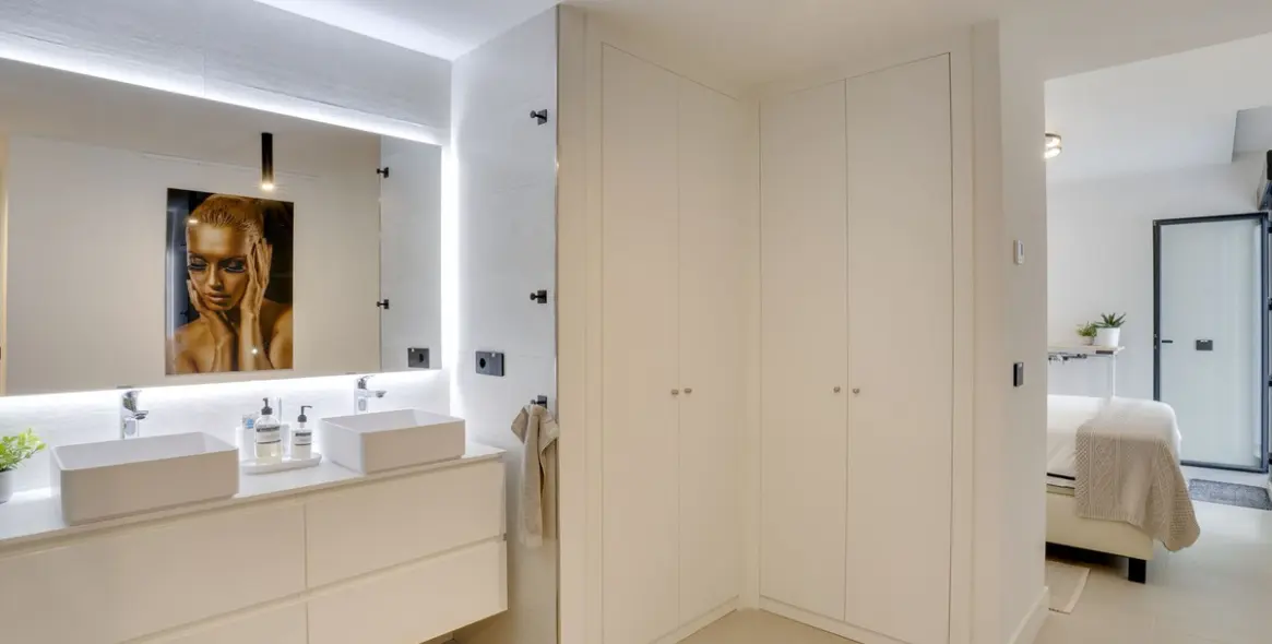 Продажа апартаментов на среднем этаже в Estepona 10