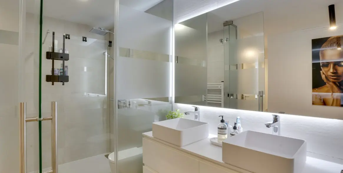 Продажа апартаментов на среднем этаже в Estepona 11