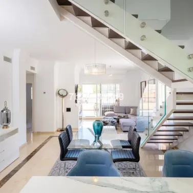 Sale of penthouse in Nueva Andalucía