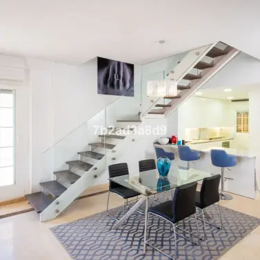 Sale of penthouse in Nueva Andalucía