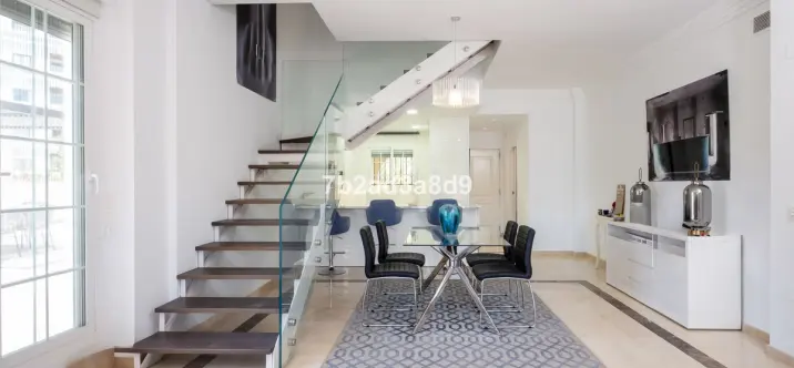 Sale of penthouse in Nueva Andalucía 3