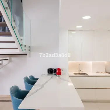 Sale of penthouse in Nueva Andalucía