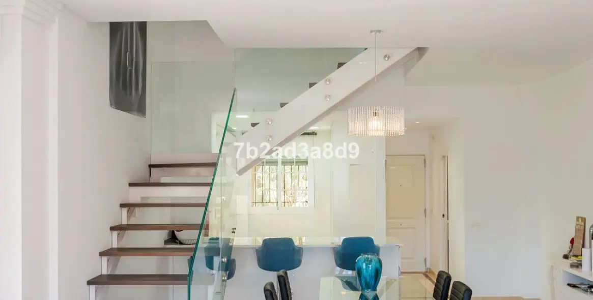 Sale of penthouse in Nueva Andalucía 12