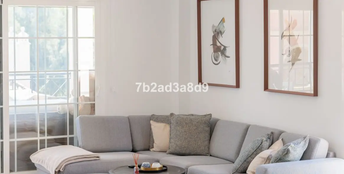 Sale of penthouse in Nueva Andalucía 13