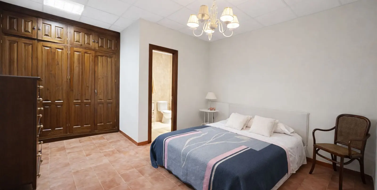 Venta de adosado en San Pedro de Alcántara 22