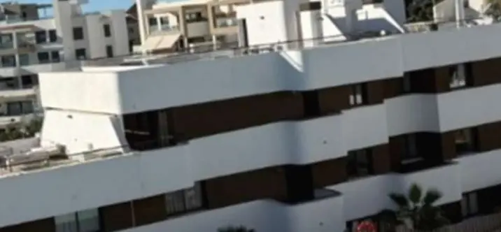 Продажа апартаментов на среднем этаже в Estepona 1