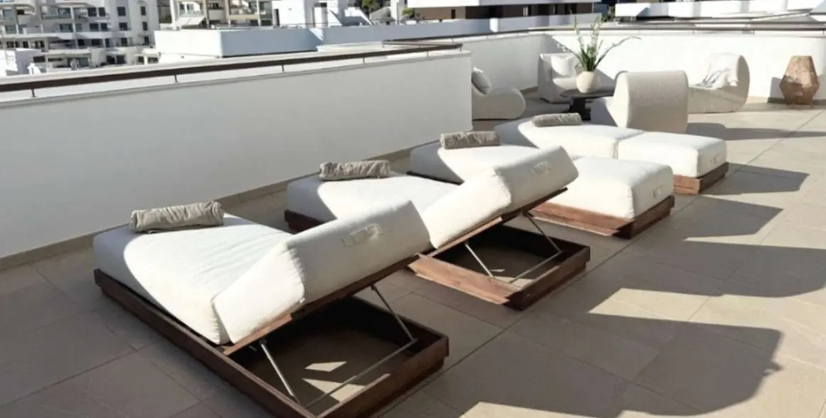 Sale of middle floor apartment in Estepona 4