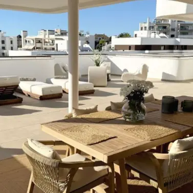 Продажа апартаментов на среднем этаже в Estepona