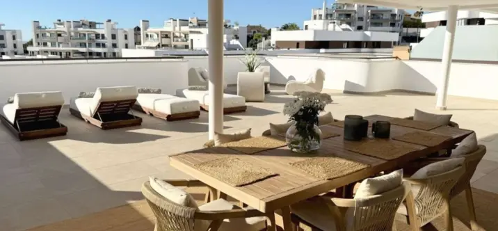 Продажа апартаментов на среднем этаже в Estepona 4