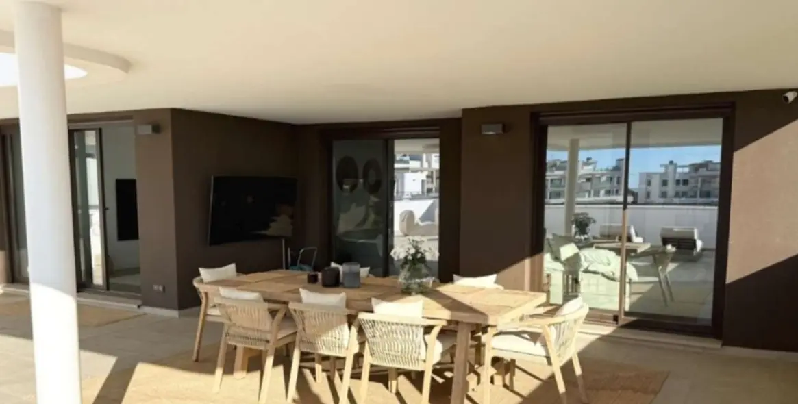 Sale of middle floor apartment in Estepona 6