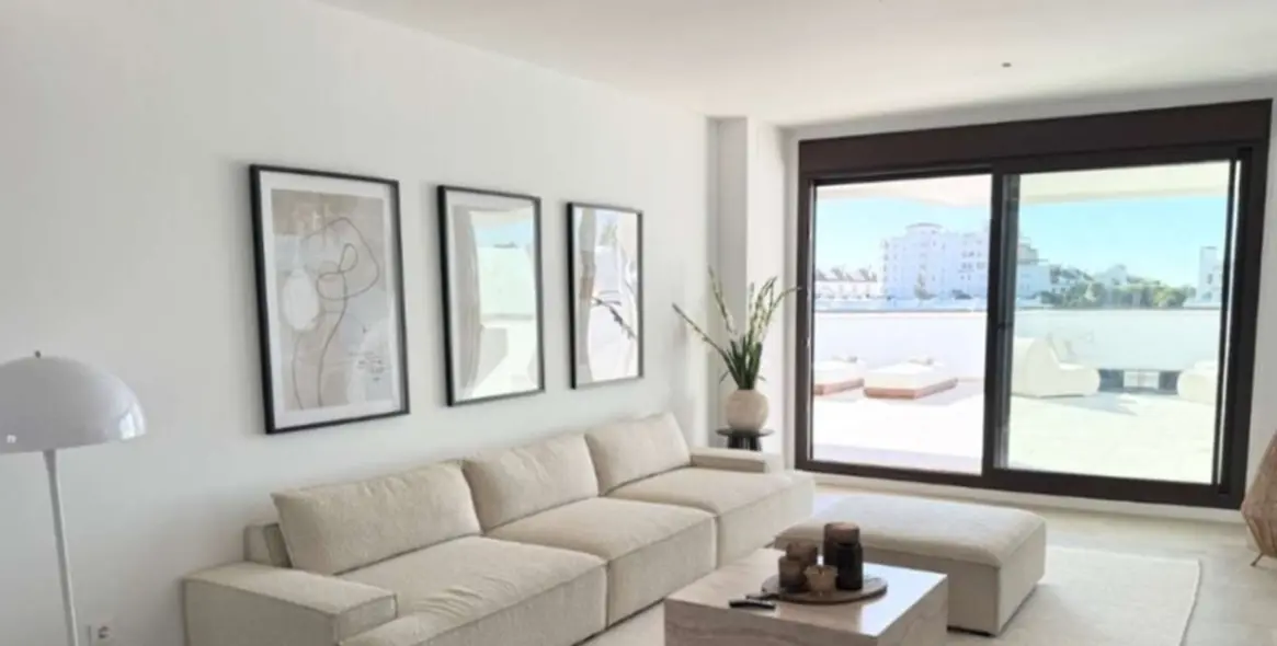 Sale of middle floor apartment in Estepona 9