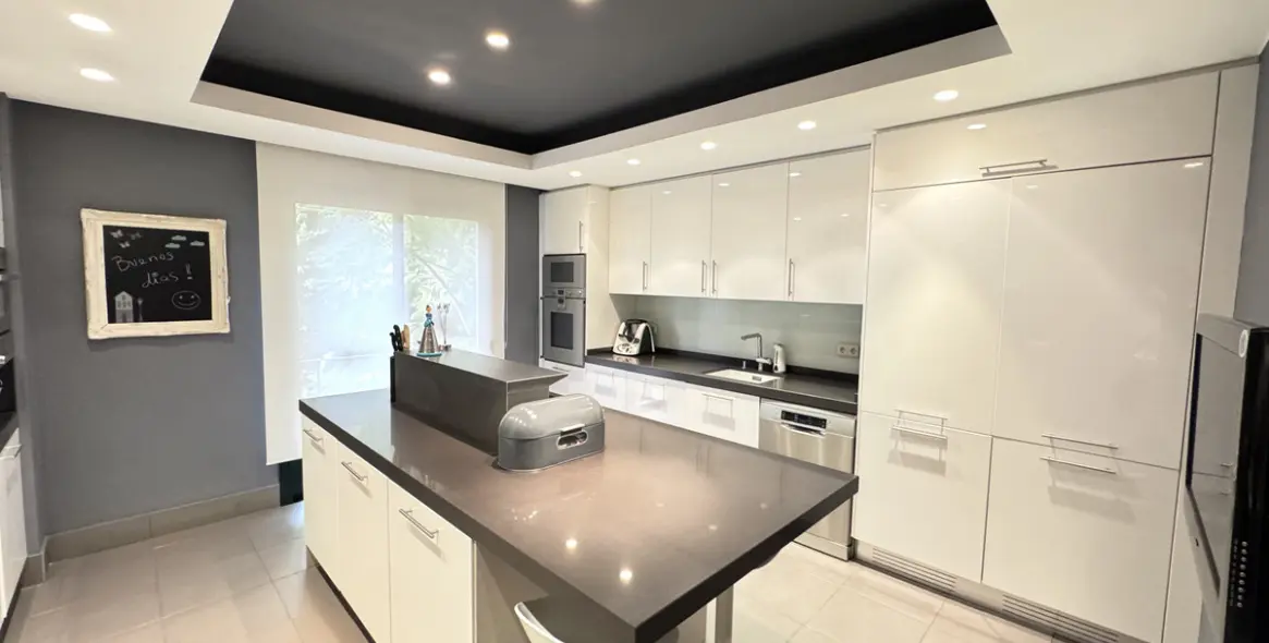 Sale of penthouse duplex in Monte Halcones 3