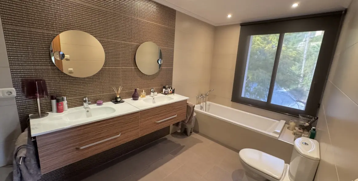 Sale of penthouse duplex in Monte Halcones 15