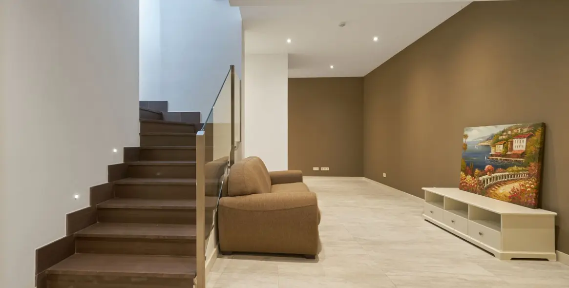 Long-term rent of townhouse in Sierra Blanca 20