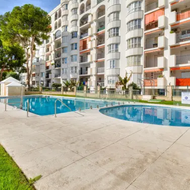 Продажа апартаментов на среднем этаже в Los Boliches