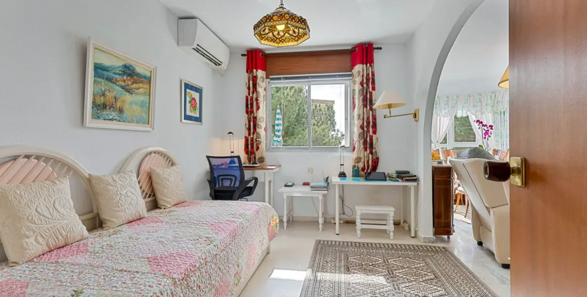 Продажа апартаментов на среднем этаже в Los Boliches 9