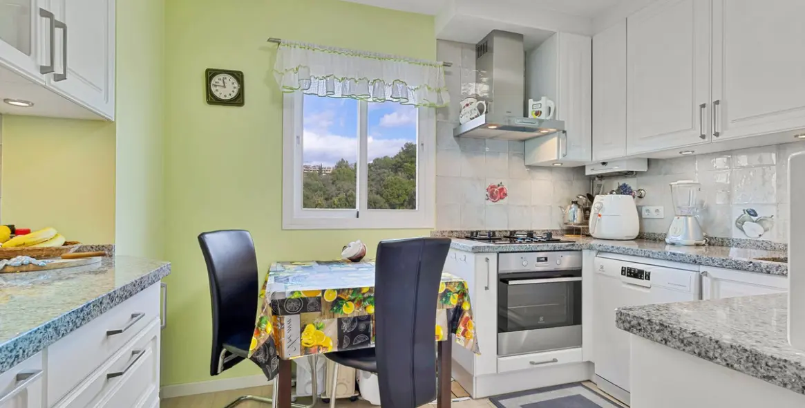 Продажа апартаментов на среднем этаже в Los Boliches 11