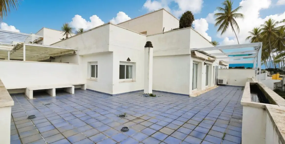 Sale of middle floor apartment in Nueva Andalucía 3