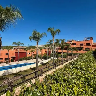 Продажа апартаментов на первом этаже в Casares Playa