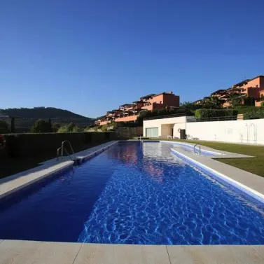 Продажа апартаментов на первом этаже в Casares Playa