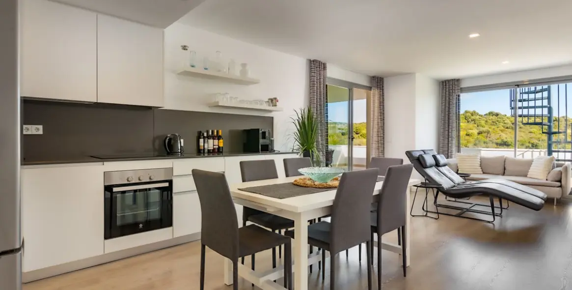 Venta de ático en Estepona 2