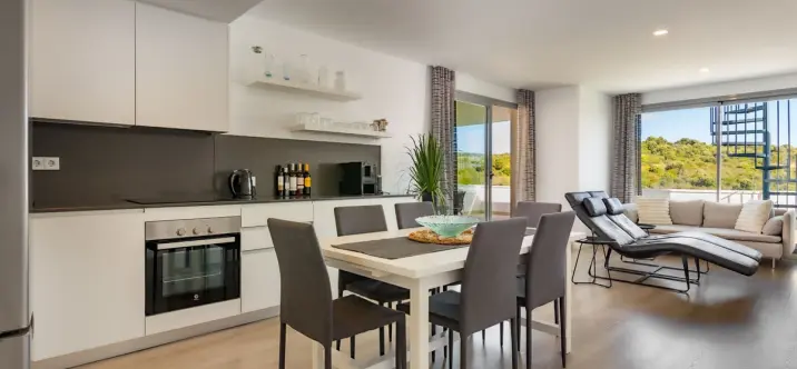 Sale of penthouse in Estepona 1