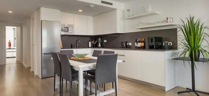 Sale of penthouse in Estepona 2