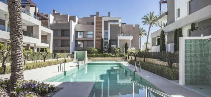 Sale of ground floor apartment in New Golden Mile 1