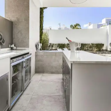 Sale of ground floor apartment in New Golden Mile