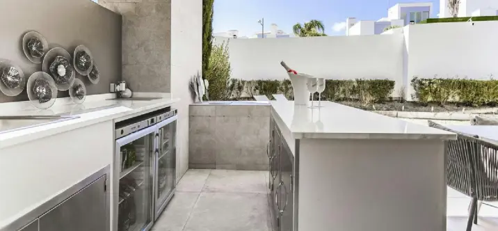 Sale of ground floor apartment in New Golden Mile 4