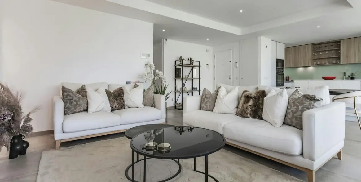 Sale of ground floor apartment in New Golden Mile 13