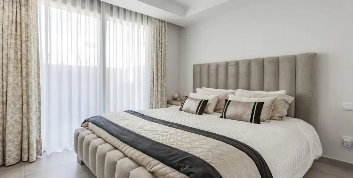 Sale of ground floor apartment in New Golden Mile 19