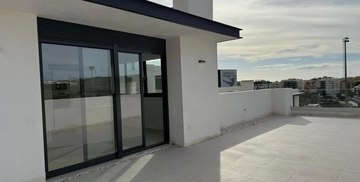 Продажа пентхауса в Estepona 9